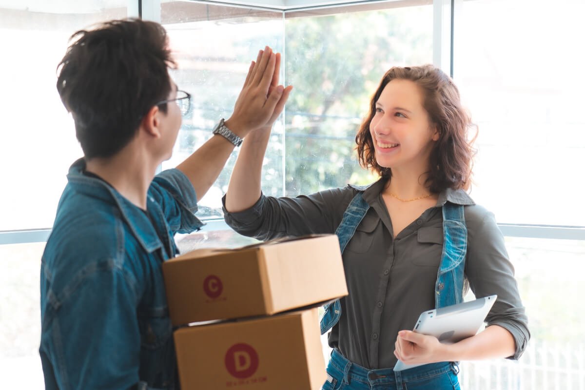 Moving Truck Arrival in Buffalo | Movers In Buffalo